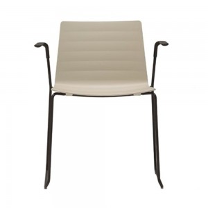 Silla Flex Patín Andreu World. Sillas modernas ideales para exteriores.
