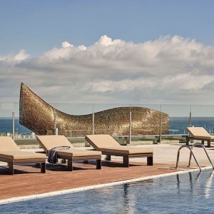Tumbona Landscape de Andreu World. Diseño ideal para exterior.