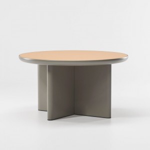Mesa Comedor Ø135 exterior base de aluminio, colección Cala de Kettal.