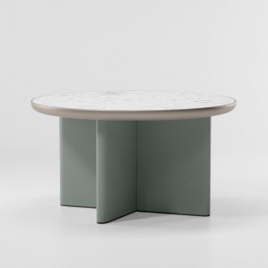 Mesa Comedor Ø135 exterior base de aluminio, colección Cala de Kettal.