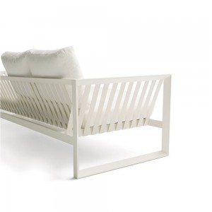 Sofá 3 plazas Sand de Andreu World. Diseño de mueble moderno exterior.
