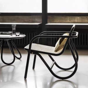 Butaca N. 200 de GTV Thonet Vienna. Butacas de salón de diseño minimalista.