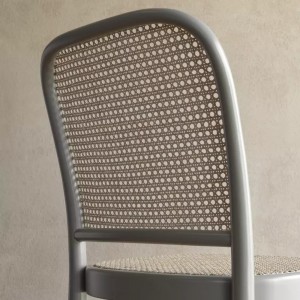 Silla N. 811 Rejilla de GTV Thonet Vienna. Clásica silla de diseño de salón.