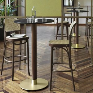 Taburete N. 811 Rejilla de GTV Thonet Vienna. Sillas y taburetes de diseño.