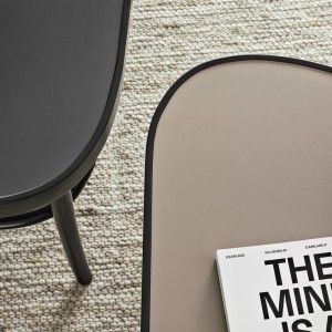 Mesa Auxiliar Peer B de GTV Thonet Vienna. Mesitas de café para salón.