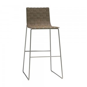 Banqueta Trenza de Andreu World.  Diseño de mueble elegante para bar.