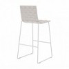 Banqueta Trenza de Andreu World.  Diseño de mueble elegante para bar.