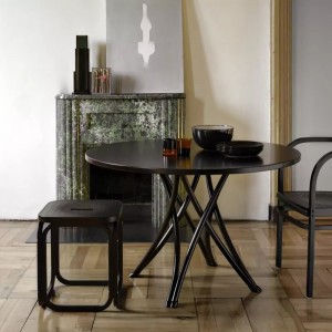 Taburete Postsparkasse de GTV Thonet Vienna. Sillas y taburetes de diseño.