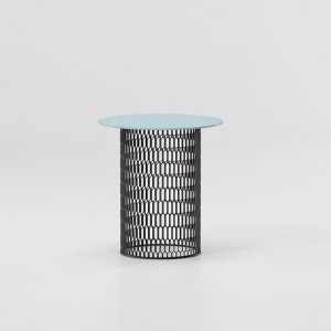Mesa auxiliar Ø48 exteriores con base en aluminio de la colección Mesh de Kettal.