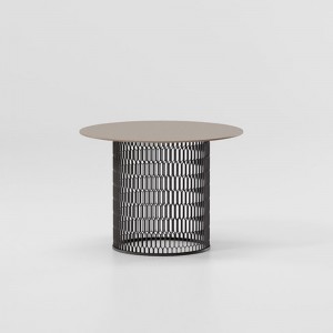 Mesa auxiliar Ø60 exterior con base en aluminio colección Mesh de Kettal.