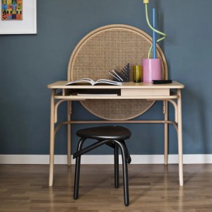 Taburete Trio de GTV Thonet Vienna. Taburetes de diseño moderno para cocina.