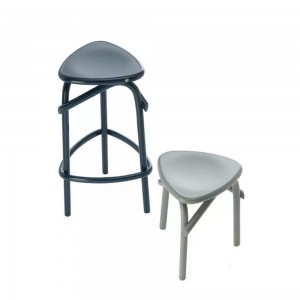 Taburete Trio de GTV Thonet Vienna. Taburetes de diseño moderno para cocina.