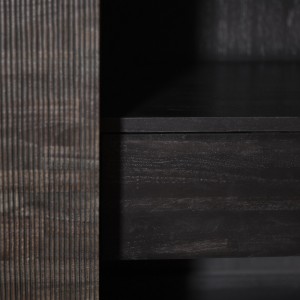 Aparador alto Grooves de Ethnicraft. Muebles modernos macizos. Aparador de salón.