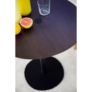 Mesa Núcleo de Punt mobles. Mesa contract para cafeteria. Mesas de diseño moderno.