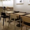 Mesa Núcleo de Punt mobles. Mesa contract para cafeteria. Mesas de diseño moderno.