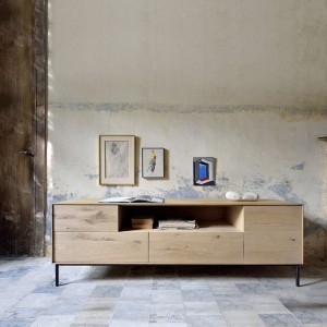 Mueble TV Whitebird de Ethnicraft. Muebles modernos macizos. Mueble TV de salón.