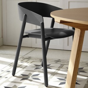 Sillón Mava MAV100 de Punt mobles. Sillones de diseño moderno. Silla de madera.