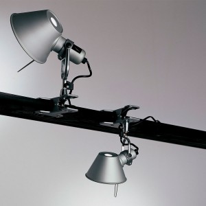 Tolomeo pinza de Artemide. Diseño de iluminación elegante de calidad.