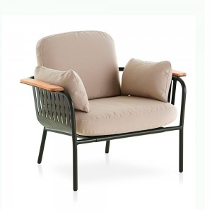 Sillón Capa de Gandia Blasco. Mobiliario de diseño moderno de exterior.
