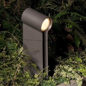 Lámpara suelo Oblique Bollard Outdoor Artemide. Diseño elegante para exteriores.