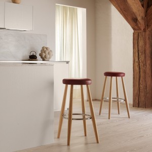 Taburete Barstool de Carl Hansen and Son. Taburetes de madera moderno.