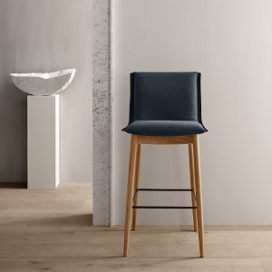 Taburete Embrace E006/E007 Carl Hansen and Son. Taburete de diseño moderno.