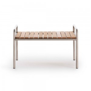 Mesa baja Onsen de Gandia Blasco. Mesa auxiliares para jardín o terraza.