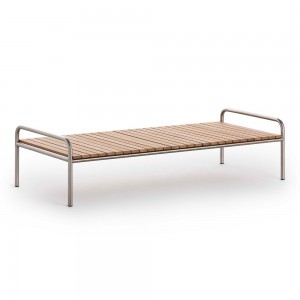 Mesa baja Onsen de Gandia Blasco. Mesa auxiliares para jardín o terraza.