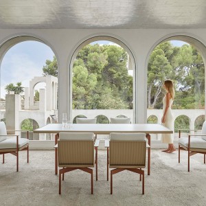 Mesa alta Onde de Gandia Blasco. Mesas de diseño para terraza, jardin y patio.