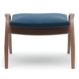Reposapiés FH430 de Carl Hansen and Son. Reposapiés de diseño moderno.