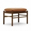 Reposapiés Colonial OW149F de Carl Hansen and Son. Reposapiés de diseño moderno.