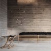 Reposapies Egipcio OW2000 en cuero de Carl Hansen and Son.