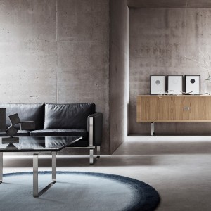 Sofá serie CH100 de Carl Hansen and Son con un diseño moderno y elegante ideal para hogares modernos.
