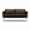 Sofá serie CH100 de Carl Hansen and Son con un diseño moderno y elegante ideal para hogares modernos.