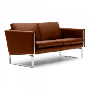 Sofá serie CH100 de Carl Hansen and Son con un diseño moderno y elegante ideal para hogares modernos.