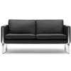 Sofá serie CH100 de Carl Hansen and Son con un diseño moderno y elegante ideal para hogares modernos.