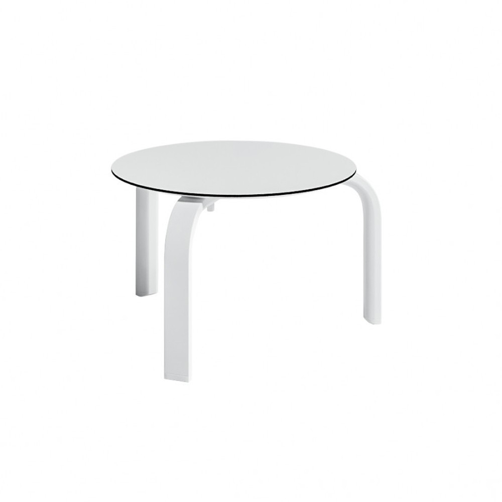 Mesa para la tumbona de diseño Stack de Gandia Blasco para exterior.