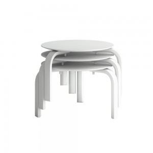 Mesa para la tumbona de diseño Stack de Gandia Blasco para exterior.