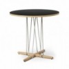Mesa Embrace E020 de Carl Hansen and Son. Mesas de diseño moderno y elegante.