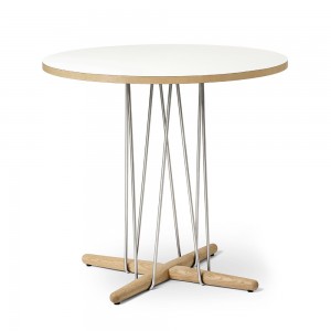 Mesa Embrace E020 de Carl Hansen and Son. Mesas de diseño moderno y elegante.
