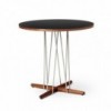 Mesa Embrace E020 de Carl Hansen and Son. Mesas de diseño moderno y elegante.