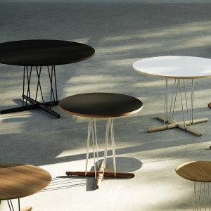 Mesa Embrace E020 de Carl Hansen and Son. Mesas de diseño moderno y elegante.