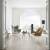 Mesa auxiliar CH008 de Carl Hansen and Son con diseño moderno y elegante.