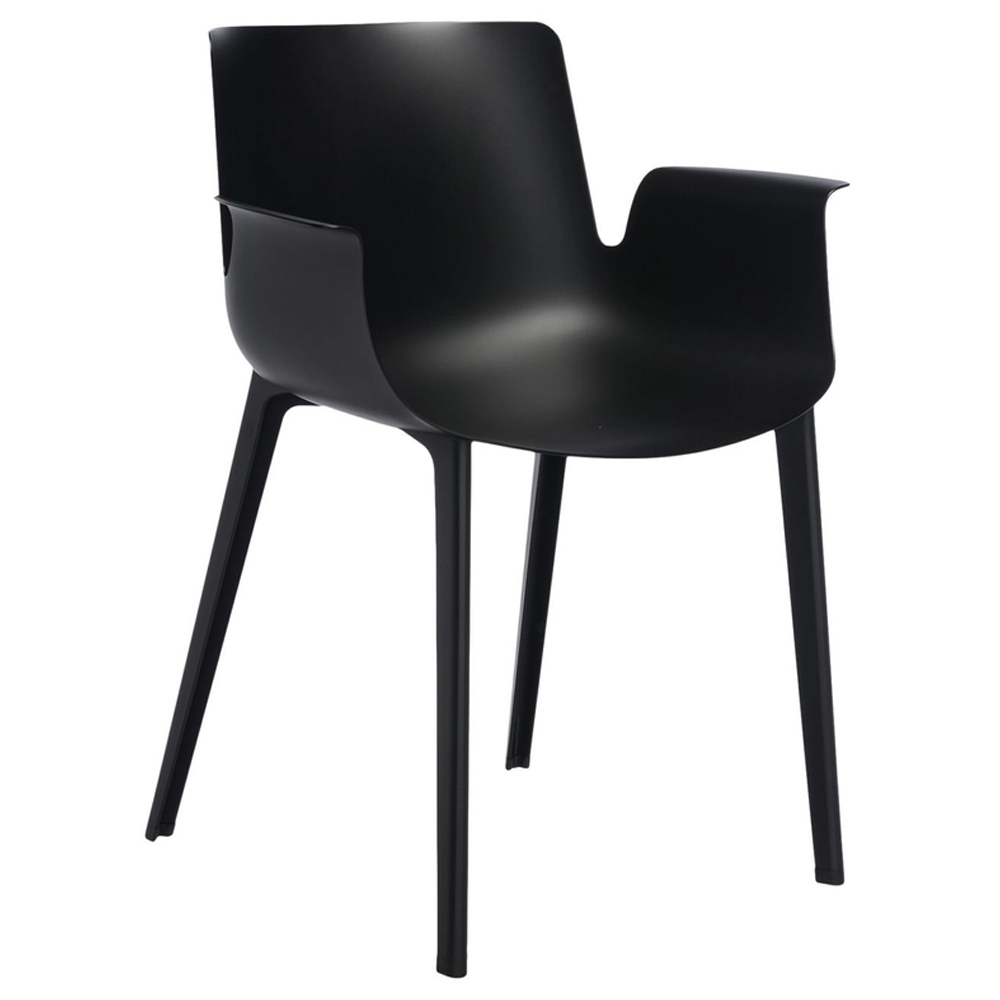 Sillón Piuma en termoplástico de colores ideal para interior o exterior.