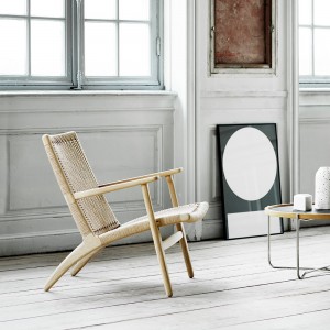 Mesa auxiliar CH417 de Carl Hansen and Son. Mesas auxiliares modernas.