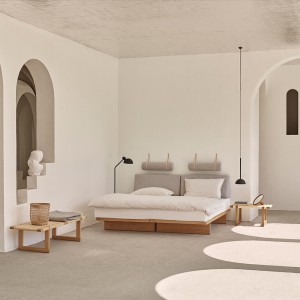 Banco BM0488 de Carl Hansen and Son. Diseño atemporal, versátil y moderno que llena cualquier espacio.