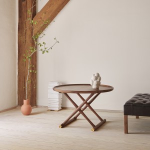 Mesa auxiliar ML10097 Egyptian Table de Carl Hansen and Son con diseño moderno y elegante.