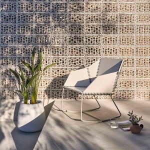 Macetero Sahara de Gandía Blasco. Macetero de diseño para jardín o terraza.
