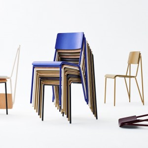 Silla moderna Petit Standard perfecta para espacios interiores catálogo Hay.