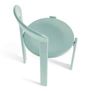 Silla Rey perfecta para espacios interiores de Hay.